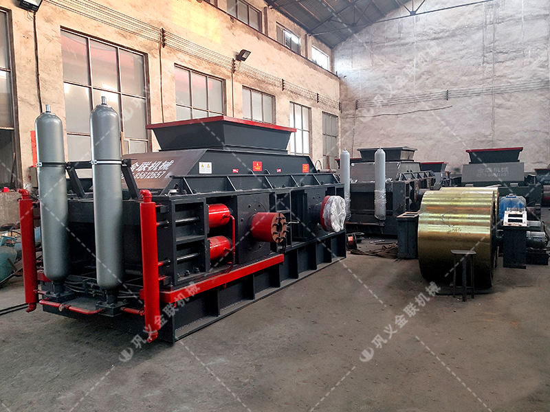 2PGY1500x1000型液壓對輥破碎機(jī)發(fā)往云南昆明 2PGY1500x1000型液壓對輥破碎機(jī)發(fā)往云南昆明